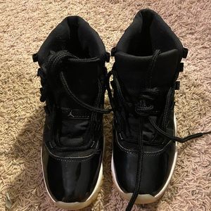 Jordan 11 used size 9 men